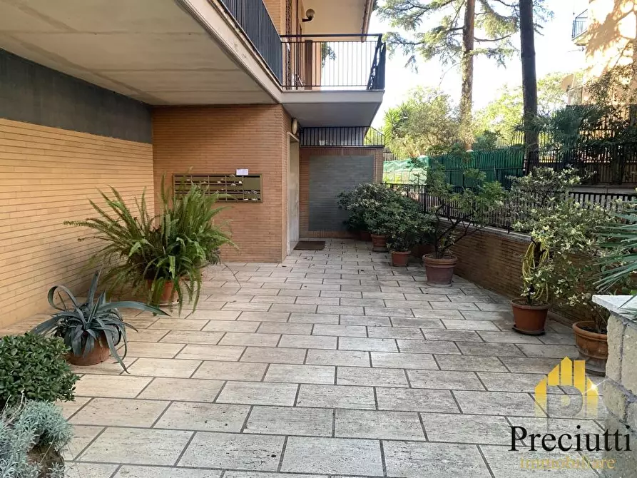 Immagine 4 di Appartamento in vendita  in VIA RAFFAELE FABRETTI 19 a Roma