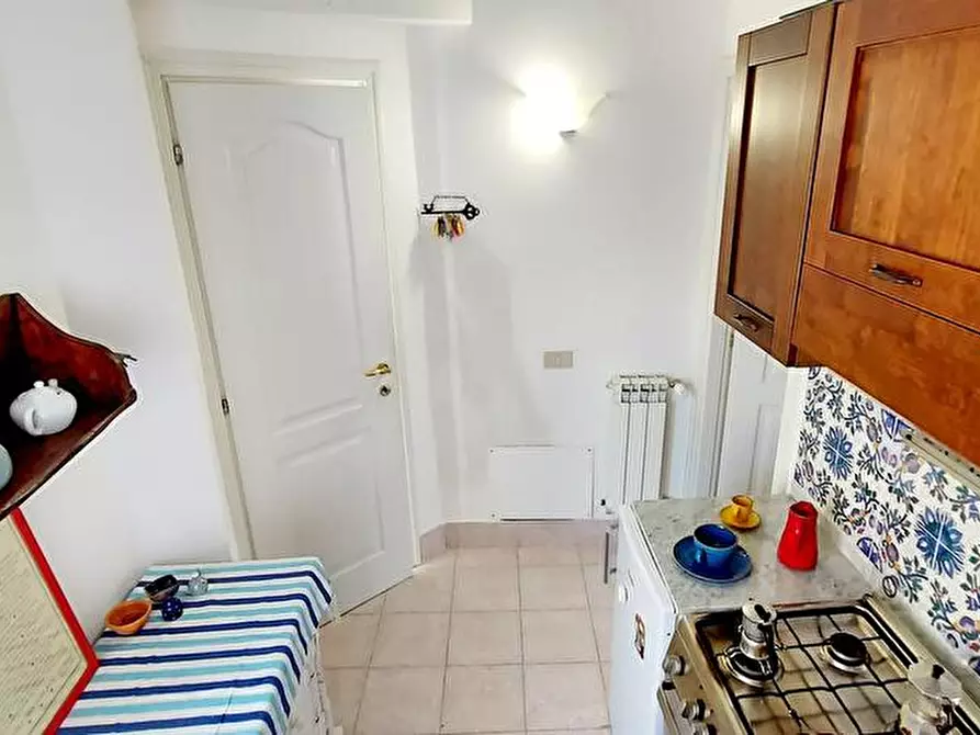 Immagine 17 di Camera in affitto  in Via Argenteria  19 a Palermo