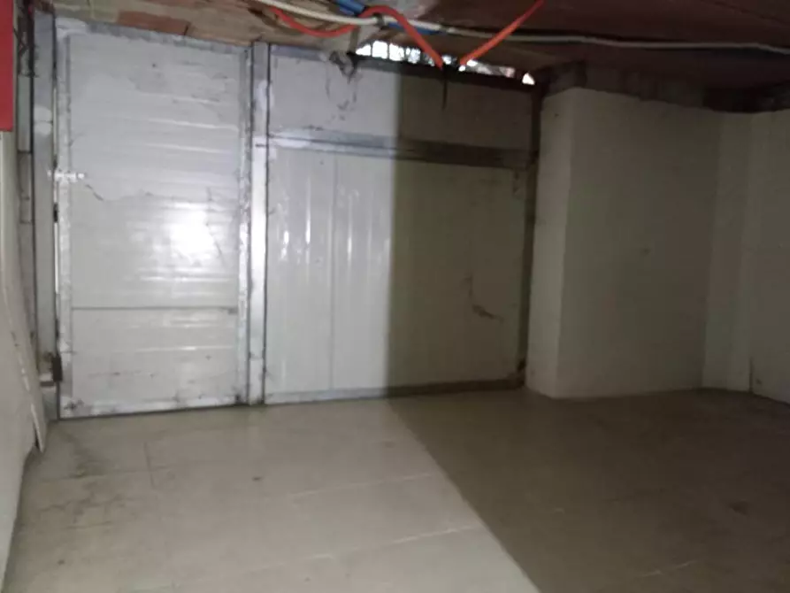 Immagine 3 di Locale commerciale in affitto  in Via Caduti Per la Patria 54 a Striano