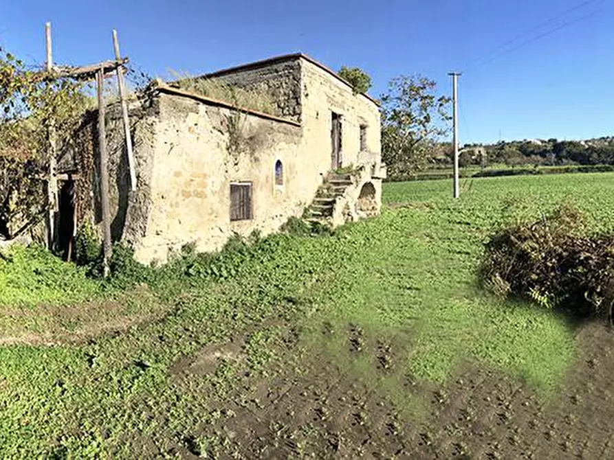 Immagine 8 di Stabile in vendita  in Via Cigliano snc a Pozzuoli