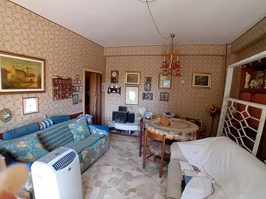 Immagine 9 di Appartamento in vendita  in via Gaetano Salvemni  5 a Milano