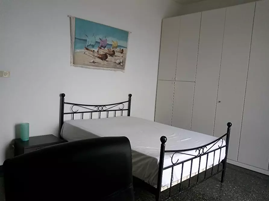 Immagine 2 di Camera in affitto  a Genova