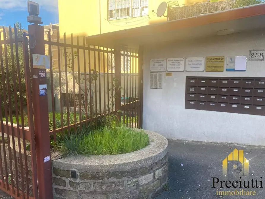 Immagine 12 di Box auto in vendita  in VIA BRAVETTA  256 a Roma