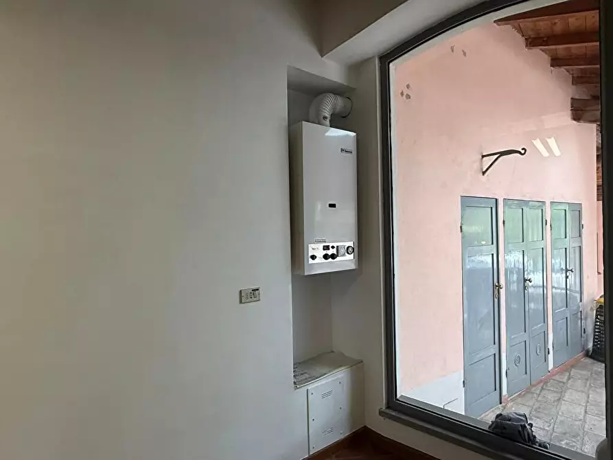 Immagine 7 di Ufficio in affitto  a Traversetolo