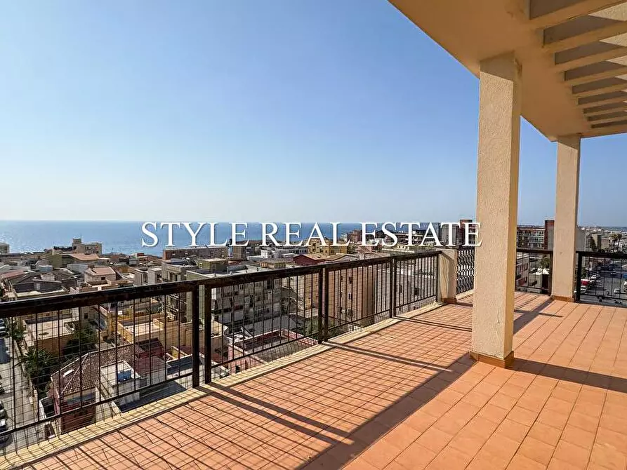 Immagine 1 di Appartamento in vendita  in Viale Tunisi 53 a Siracusa