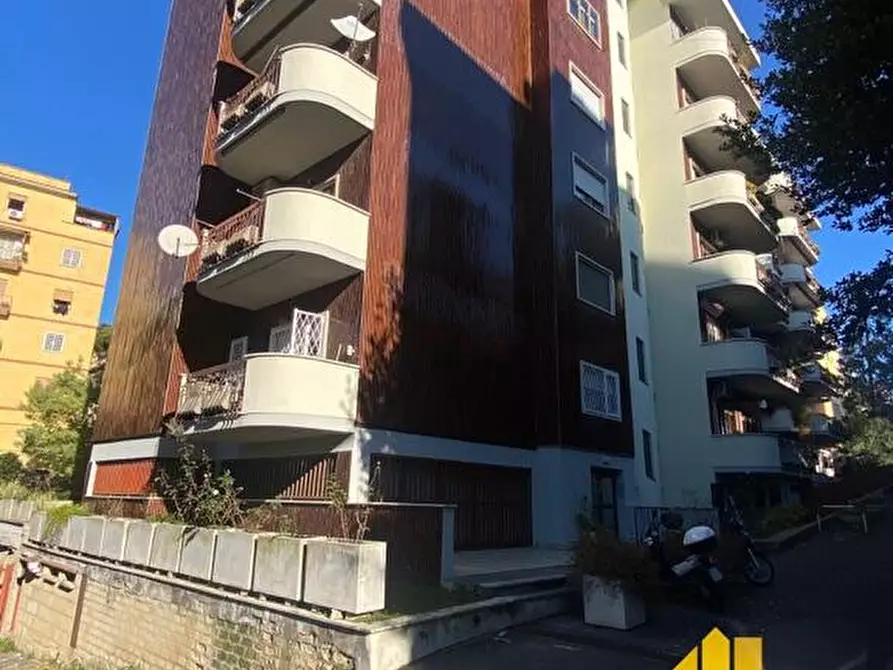 Immagine 2 di Box auto in vendita  in VIA DI BRAVETTA 256 a Roma