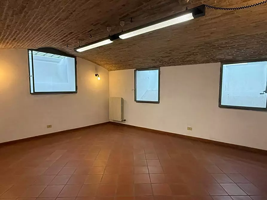 Immagine 3 di Ufficio in affitto  a Traversetolo