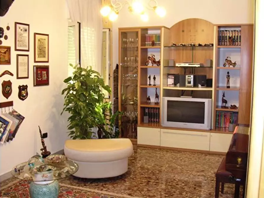 Immagine 5 di Stanza singola in affitto  in Piazza bernini 49 a Aversa