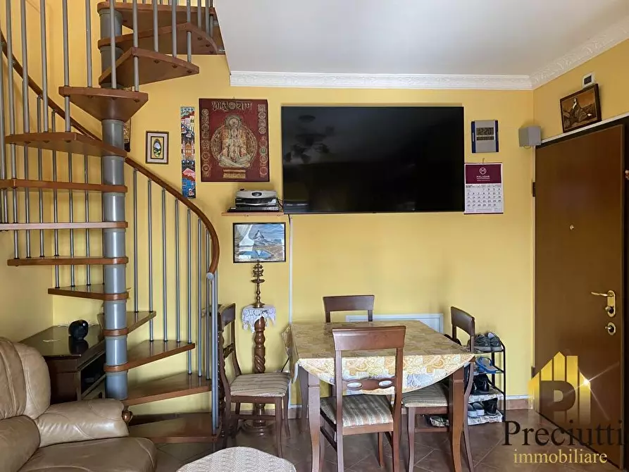 Immagine 9 di Appartamento in vendita  in VIA NOSATE 71 a Roma