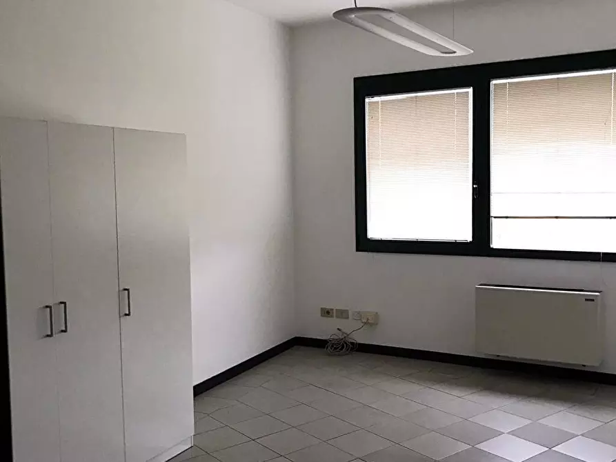 Immagine 4 di Ufficio in affitto  a Limena