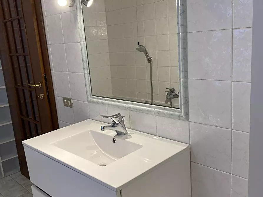 Immagine 18 di Appartamento in affitto  in VIA GAETANA AGNESI  2 a Monza