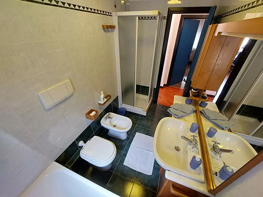 Immagine 9 di Stanza singola in affitto  a Genova