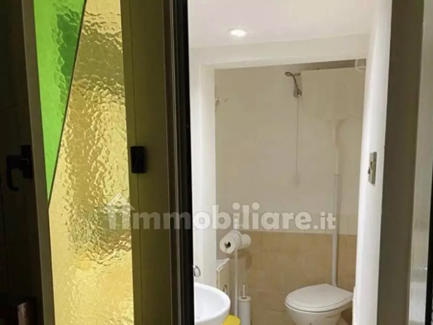 Immagine 5 di Attività commerciale in affitto  a Reggio Di Calabria