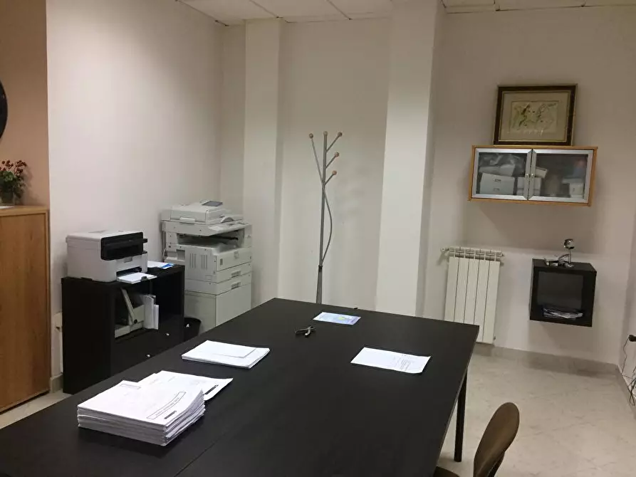 Immagine 5 di Ufficio in affitto  in Via Gabriele D'Annunzio  38 a Giugliano In Campania