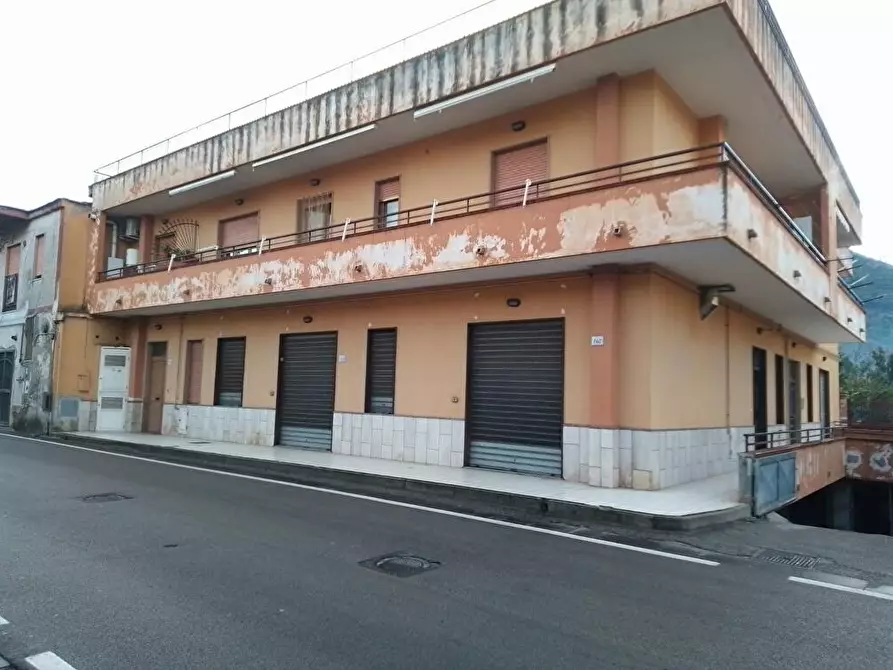 Immagine 3 di Locale commerciale in vendita  in Via Lavorate Centro 1 a Sarno