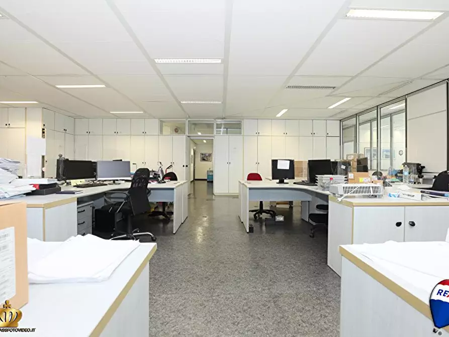 Immagine 2 di Ufficio in affitto  in via De Marini  1b a Genova