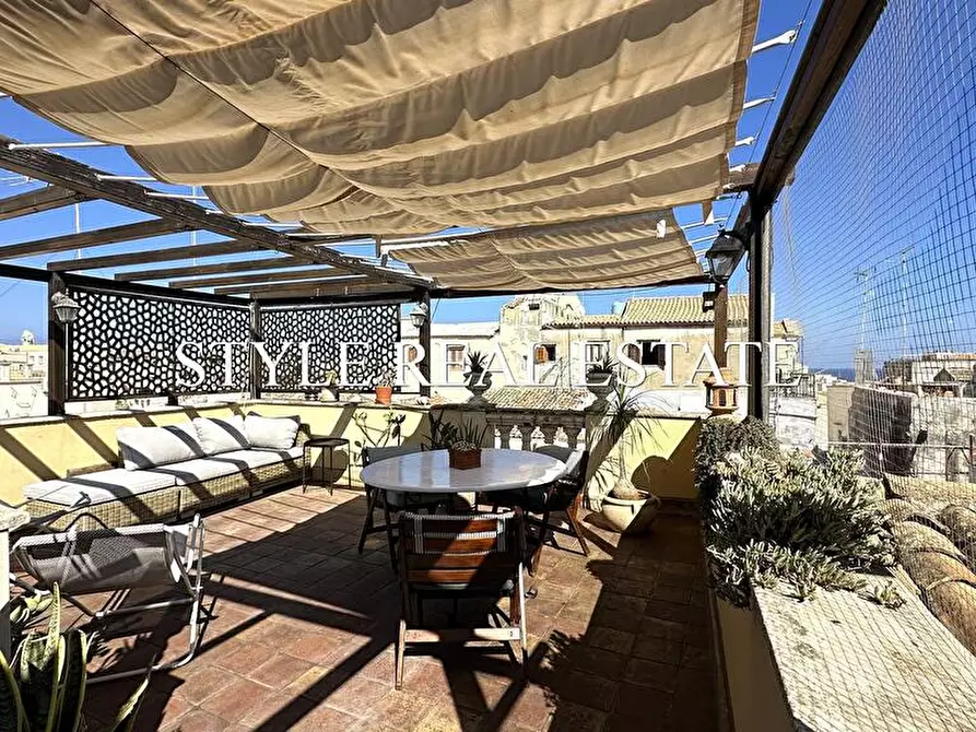 Immagine 1 di Appartamento in vendita  in via logoteta a Siracusa