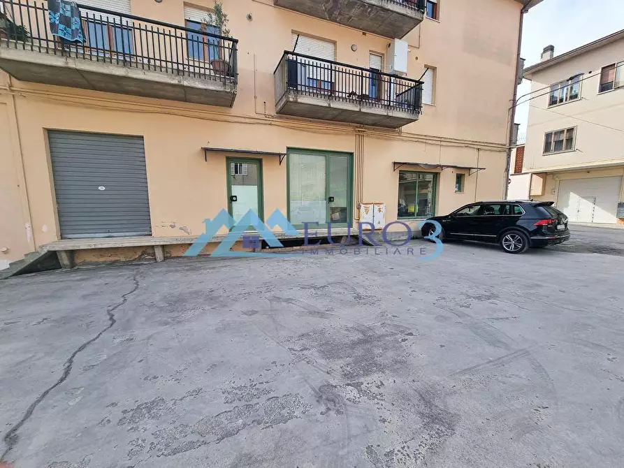 Immagine 1 di Locale commerciale in vendita  in via gentile da montefiore 17 a Montefiore Dell'aso