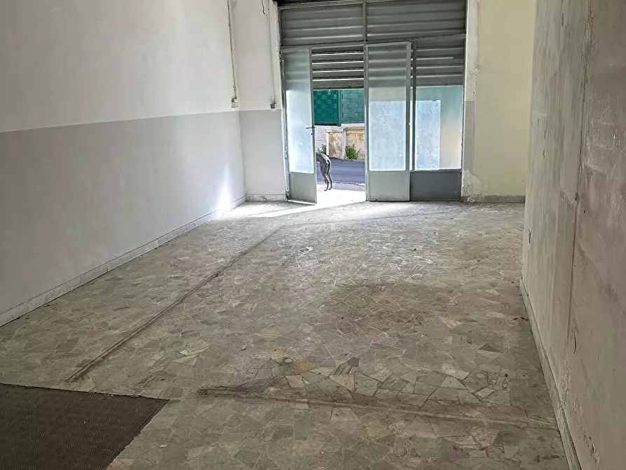 Immagine 4 di Negozio in vendita  in vico Acitillo 81 a Napoli
