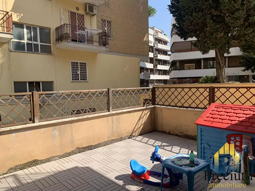 Immagine 10 di Negozio in vendita  in VIA CAMILLO SERAFINI 63 a Roma