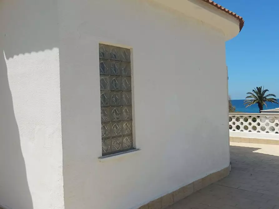 Immagine 17 di Villa in vendita  in via Bari km 788 a Giovinazzo