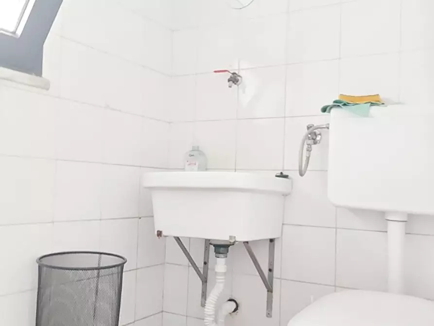 Immagine 5 di Locale commerciale in affitto  in Via progresso 28 a Catanzaro