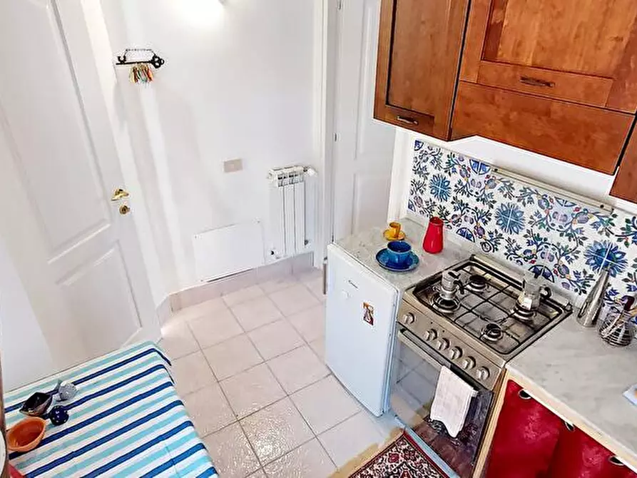 Immagine 20 di Camera in affitto  in Via Argenteria  19 a Palermo