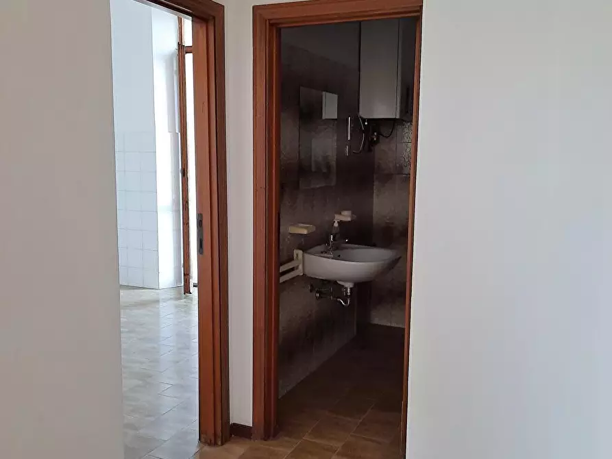 Immagine 3 di Abitazione tipica in vendita  in VIA ALESSANDRO MAGGINI 78 a Ancona