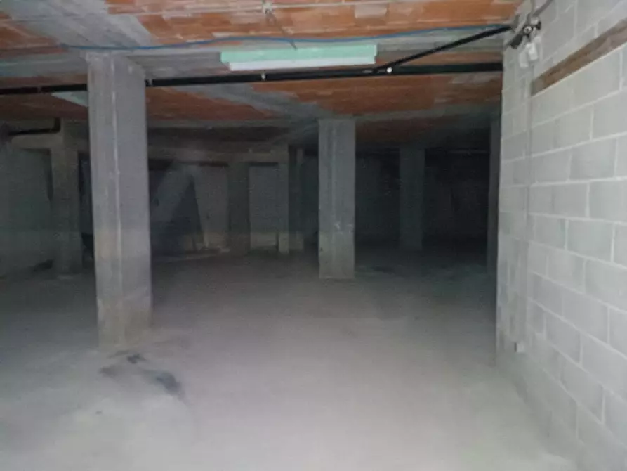 Immagine 2 di Magazzino in vendita  in Ccc 566 a Rieti