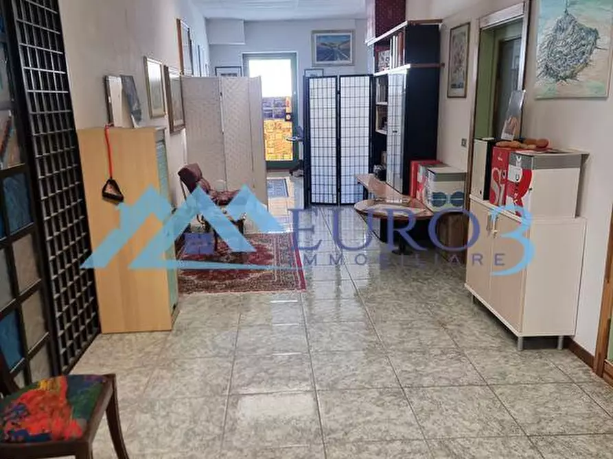 Immagine 5 di Locale commerciale in vendita  in via gentile da montefiore 17 a Montefiore Dell'aso