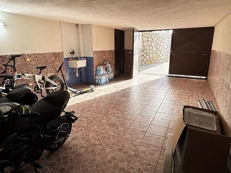 Immagine 50 di Villa in vendita  in Via Masseria Vecchia snc a Giugliano In Campania