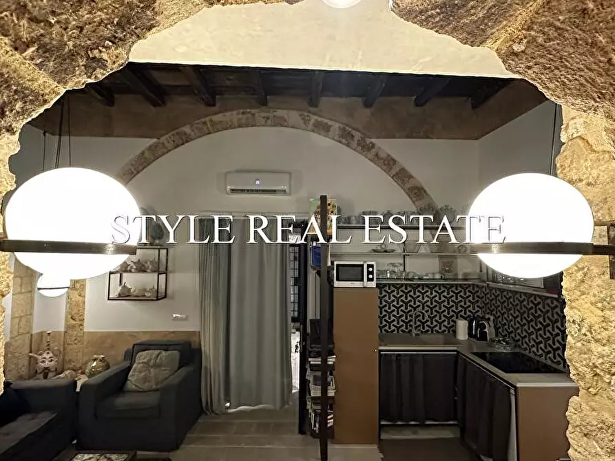 Immagine 11 di Appartamento in vendita  in VIA CASTELLO MANIACE a Siracusa