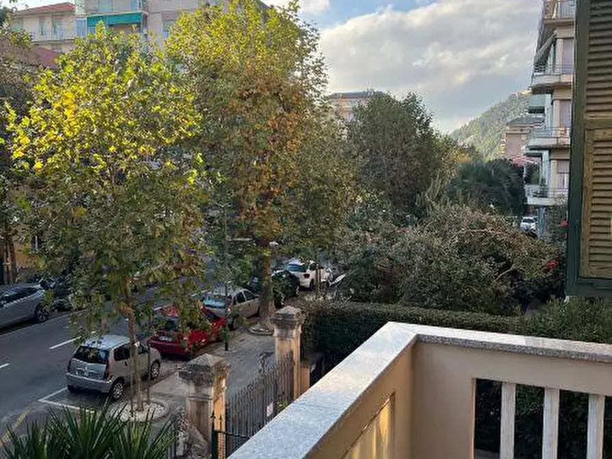 Immagine 1 di Quadrilocale in vendita  in CORSO BUENOS AIRES 3 a Chiavari