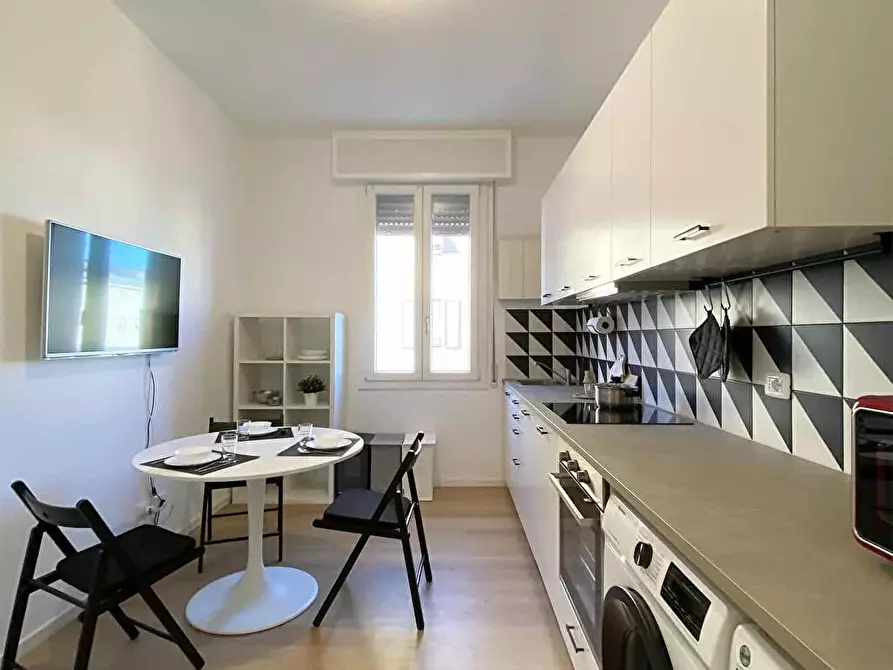 Immagine 4 di Camera in affitto  a Modena