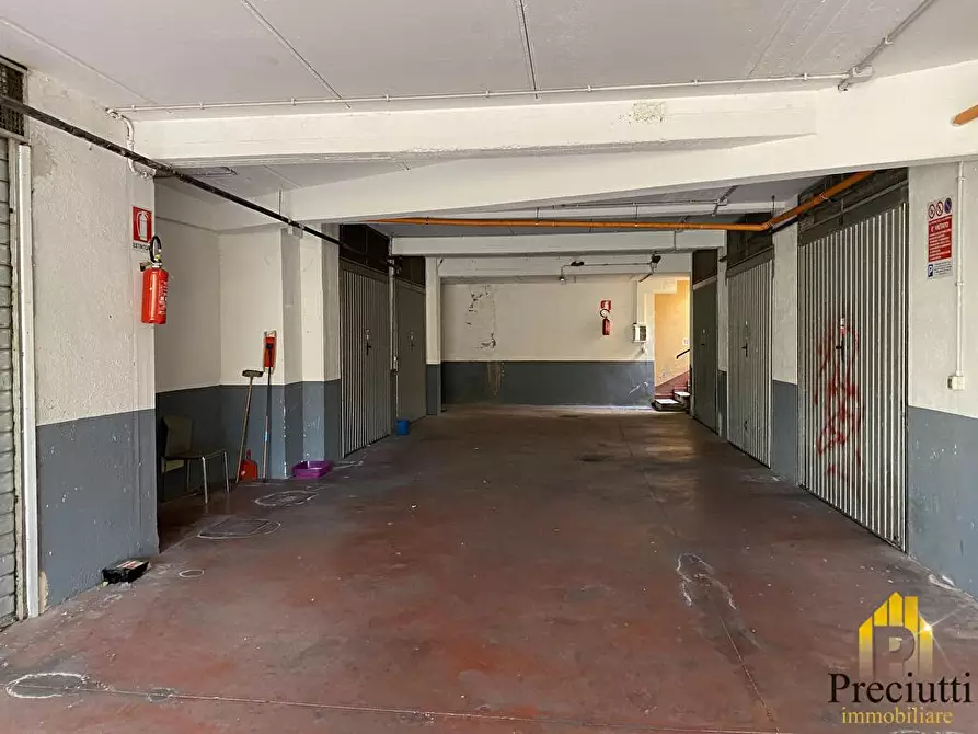 Immagine 7 di Box auto in vendita  in VIA DEL FONTANILE ARENATO 308 a Roma