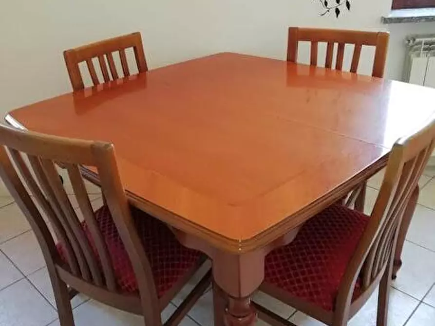 Immagine 5 di Appartamento in affitto  a Laveno-Mombello