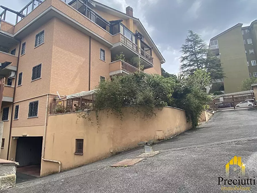 Immagine 11 di Box auto in vendita  in VIA DEL FONTANILE ARENATO 308 a Roma