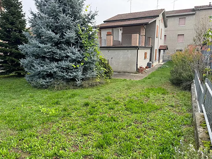 Immagine 7 di Casa indipendente in vendita  in roma 73 a Medesano