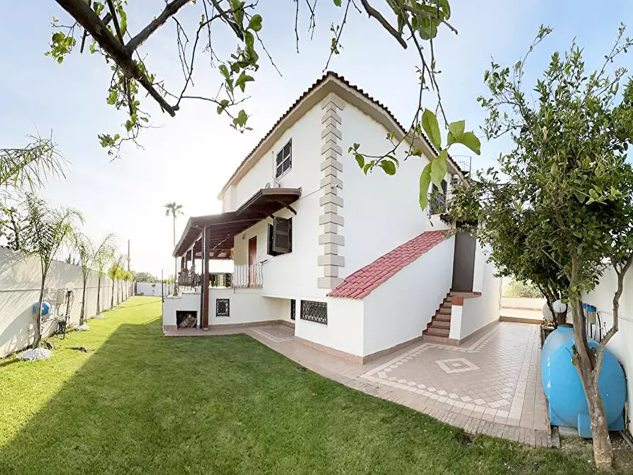 Immagine 46 di Villa in vendita  in Via Masseria Vecchia snc a Giugliano In Campania