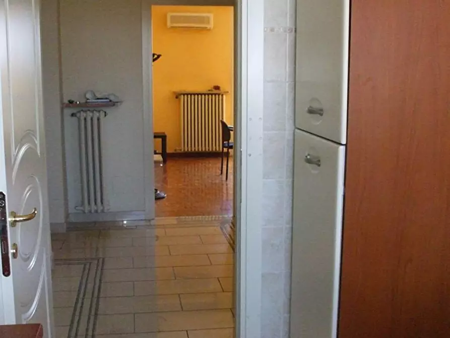 Immagine 13 di Camera in affitto  a Parma