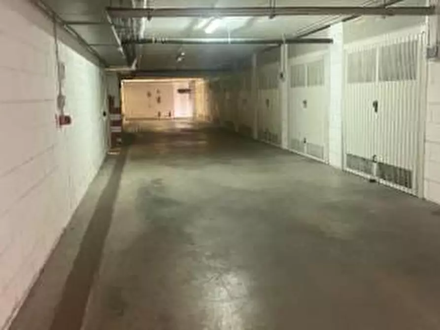 Immagine 3 di Box auto in affitto  in via Piemonte 116 a Aprilia