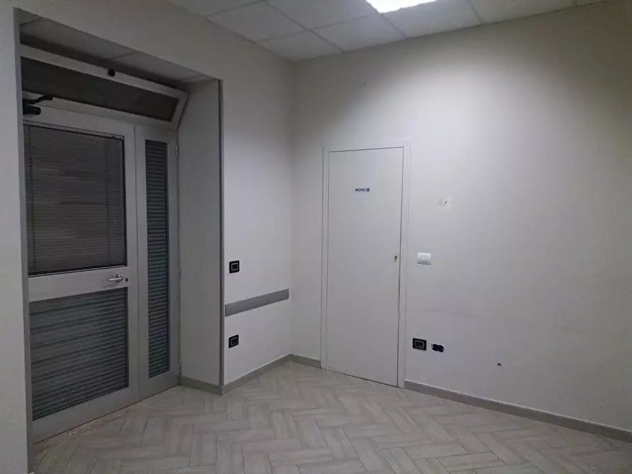 Immagine 6 di Locale commerciale in affitto  in Via Sarno Striano 1 a Sarno