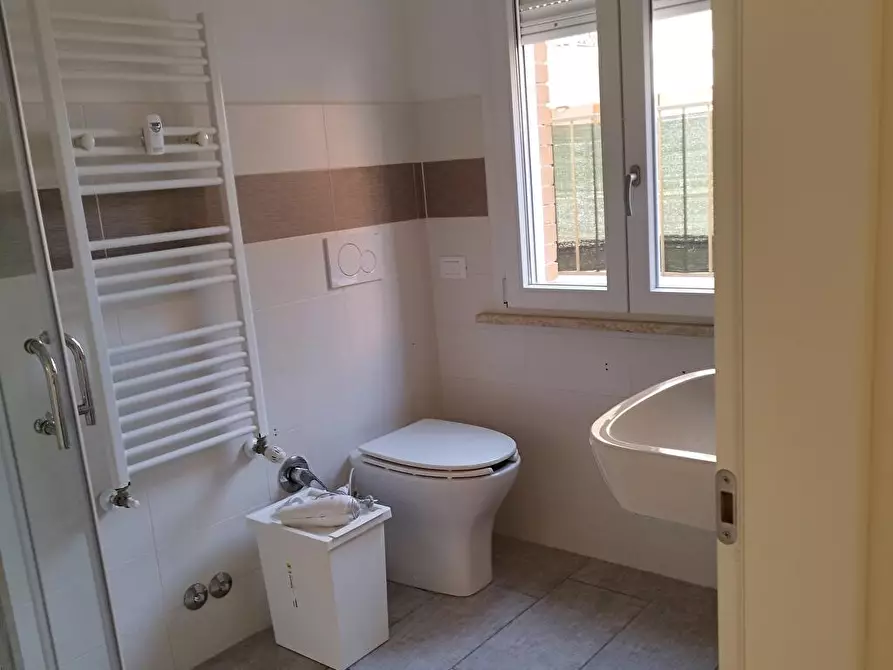 Immagine 5 di Camera in affitto  a Ancona