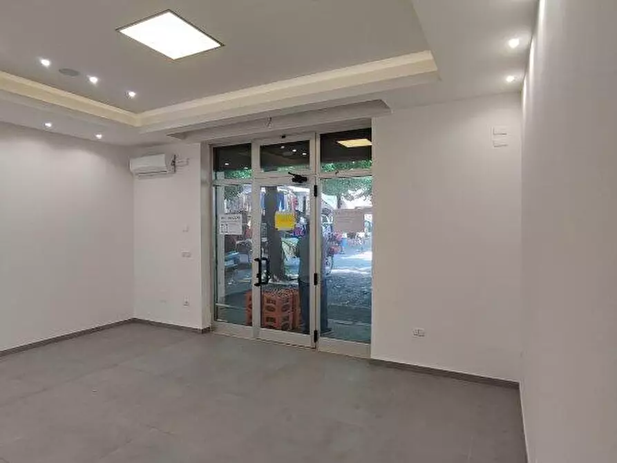 Immagine 6 di Locale commerciale in affitto  in Piazz Andrea Costa 28 a Fano