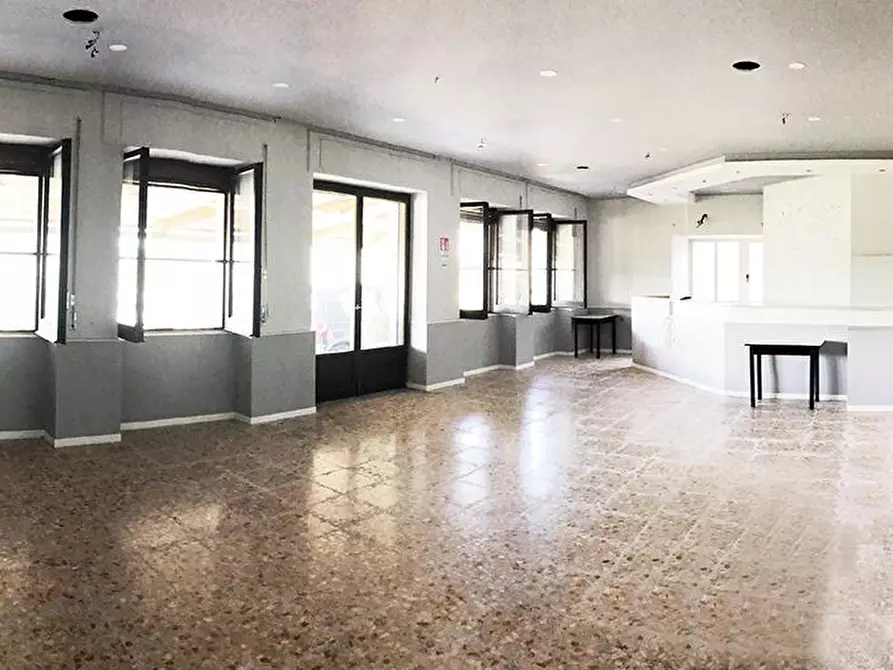 Immagine 17 di Albergo/B&B/Residence in vendita  in Via Villa snc a Liberi