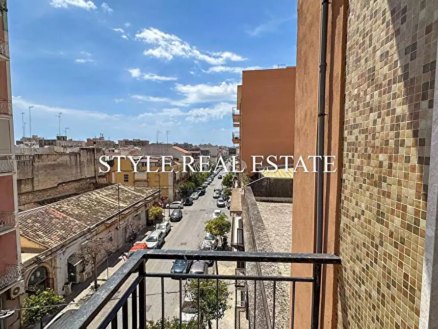 Immagine 20 di Palazzo in vendita  in Corso Timoleonte 105 a Siracusa