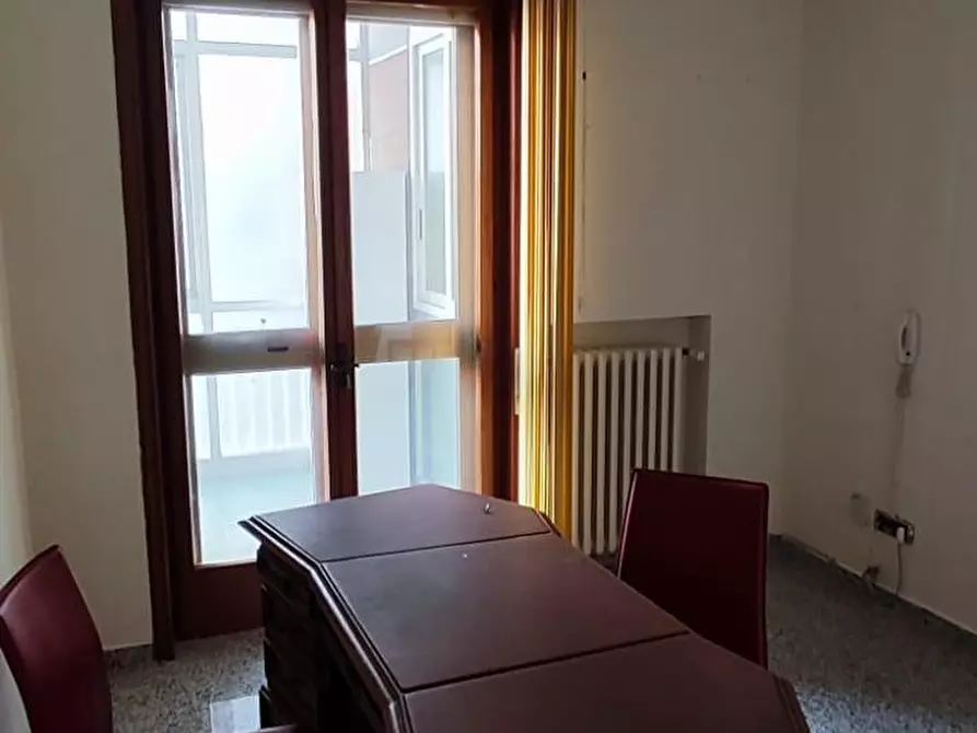 Immagine 1 di Attività commerciale in affitto  in Viale J.F. Kennedy 75/B a Bari