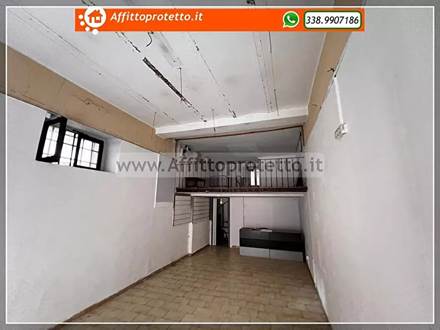 Immagine 5 di Negozio in vendita  in Via Lavanga 76 a Formia