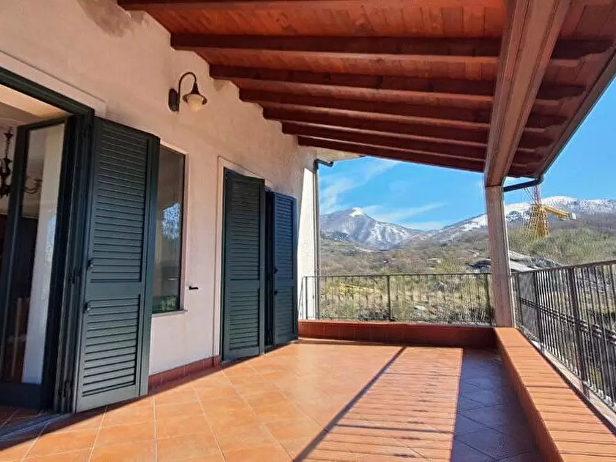 Immagine 1 di Villa in vendita  in TAVERNA 12 a Lauria