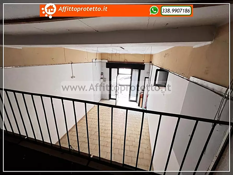 Immagine 8 di Negozio in vendita  in Via Lavanga 76 a Formia